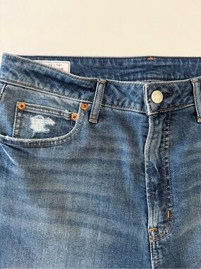 GAP Women's Light Blue Straight Leg Jeans
